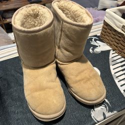UGG BOOTS