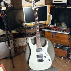 Ibanez Gio Electric Guitar 6 String 