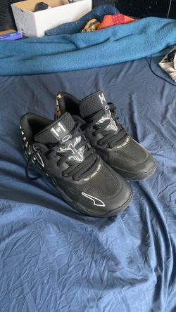 Basketball shoes