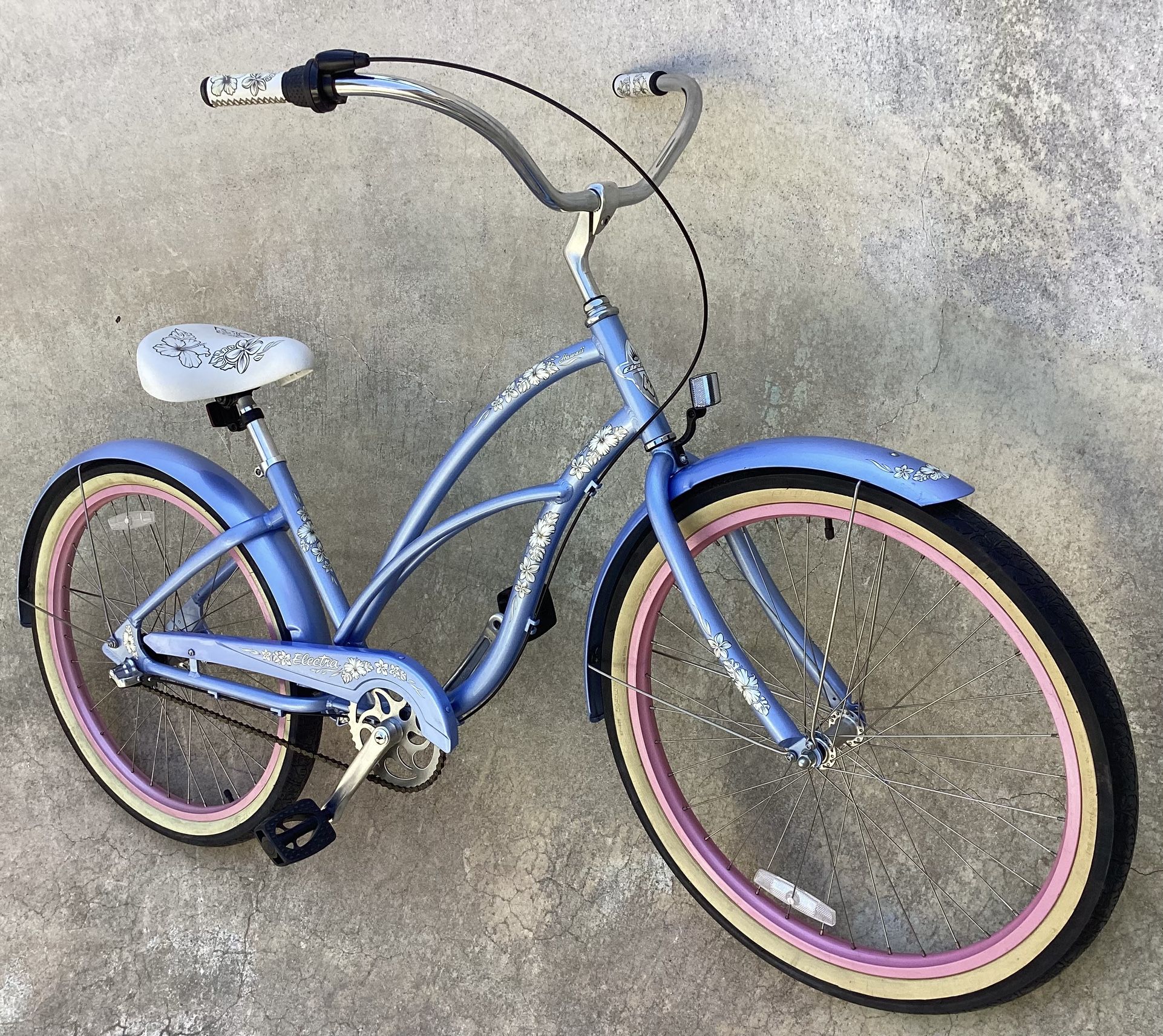 ELECTRA HAWAII 3 SPEED CRUISER BIKE VERY CLEAN