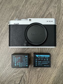 fujifilm x-e4 (body only)