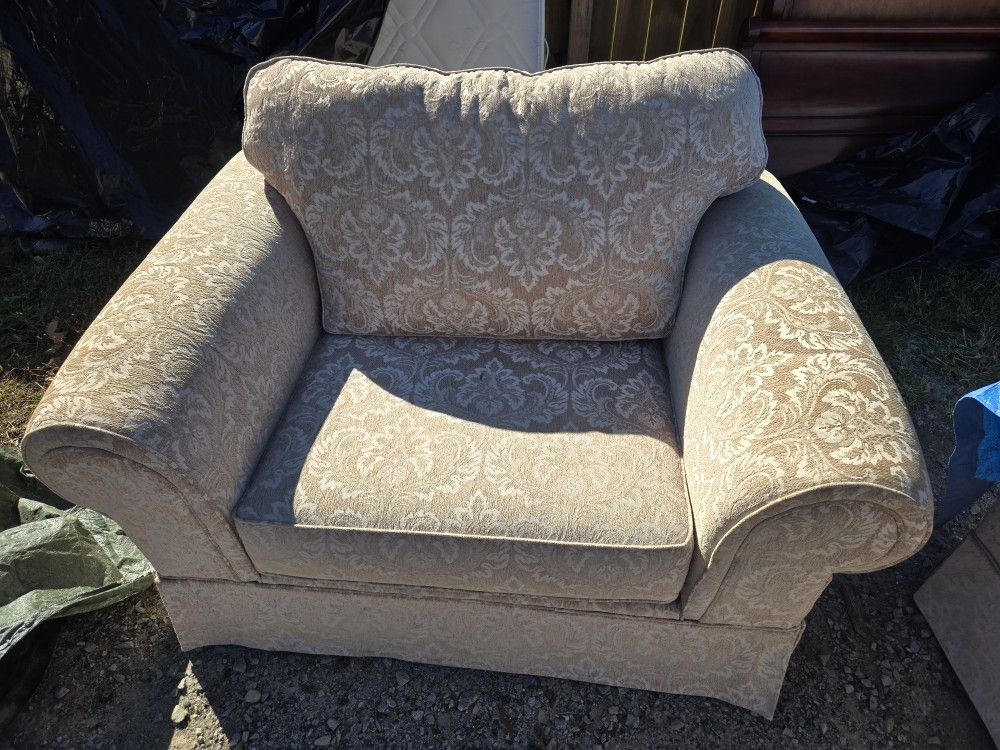 Couch ,chair,loveseat Table 