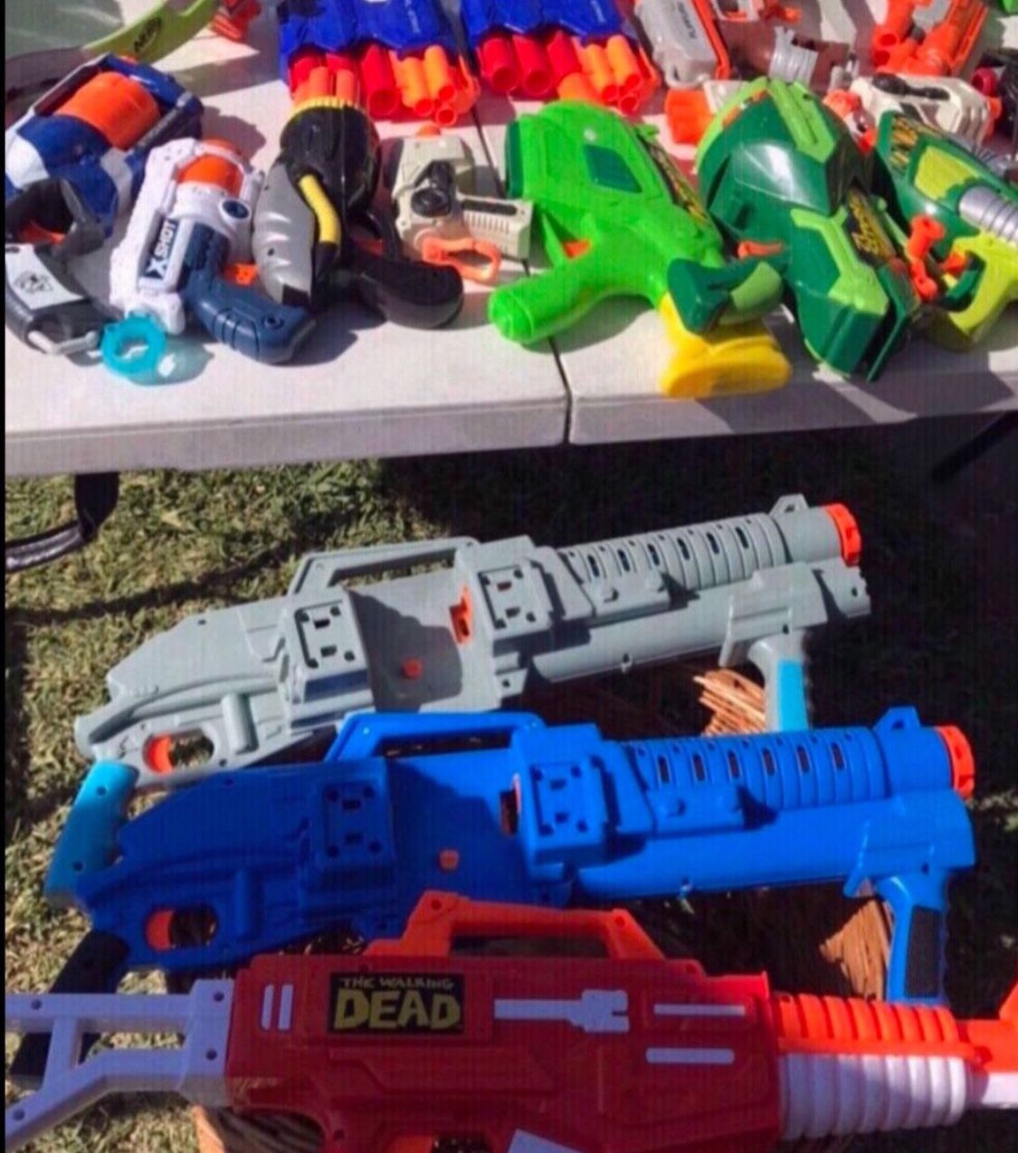 Bonche Grande De Nerf Guns And Assorted