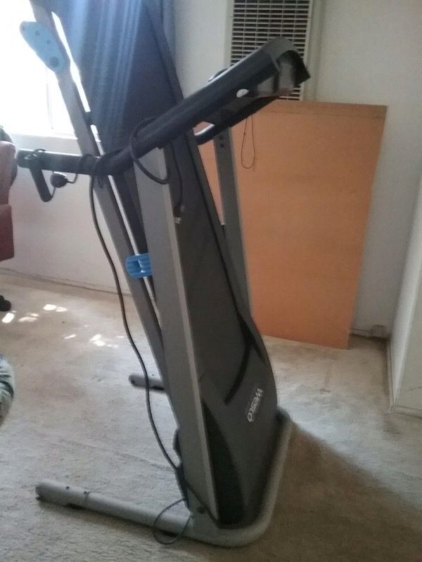 Weslo Cadence G40 Treadmill for Sale in San Diego, CA