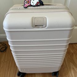 Bei’s Carry On Suit Case - Good Condition