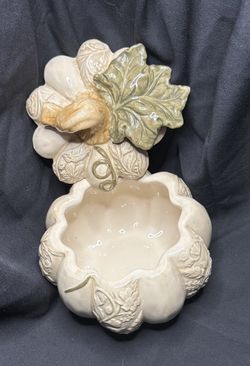 Ceramic Pumpkin Dish with Leaf Lid – Autumn Harvest Decorative Bowl
