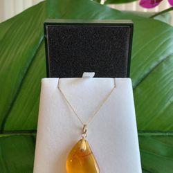 14k Gold Necklace Amber Pendant  