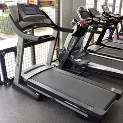 NordicTrack Commercial 2450 High End Treadmill Low Mileage Includes Warranty