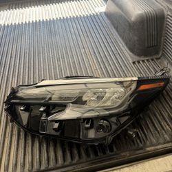 2021-2025 Toyota Sienna Headlight 
