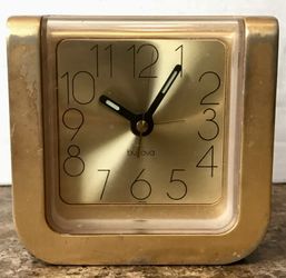 Vintage Bulova Gold Tone Glow Dial Metal clock WORKS