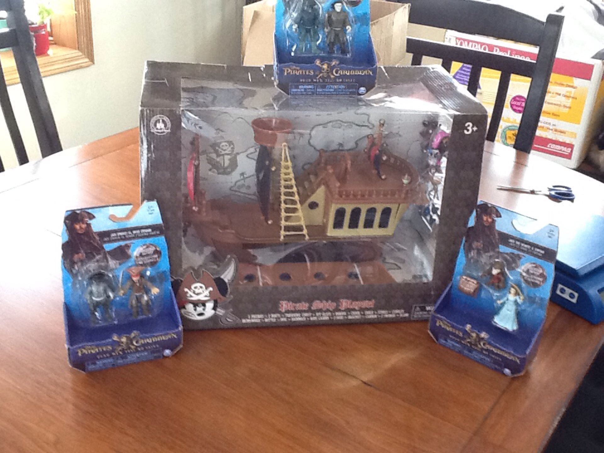 NIB:DISNEY "Pirates of the Caribbean" pirate ship playset AND 3 extra character sets from "Pirates of the Caribbean - DEAD MEN TELL NO TALES"