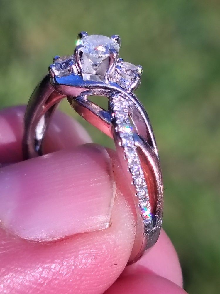 14k Natural Diamonds 1.5 Crt. Vs1-2 Ring