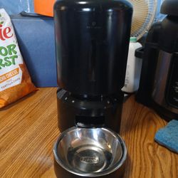 PETLIBRO Automatic Food Dispenser With WIfi Capabilities.  You Can talk To Your Fur Babies While AT Work Or On The Run