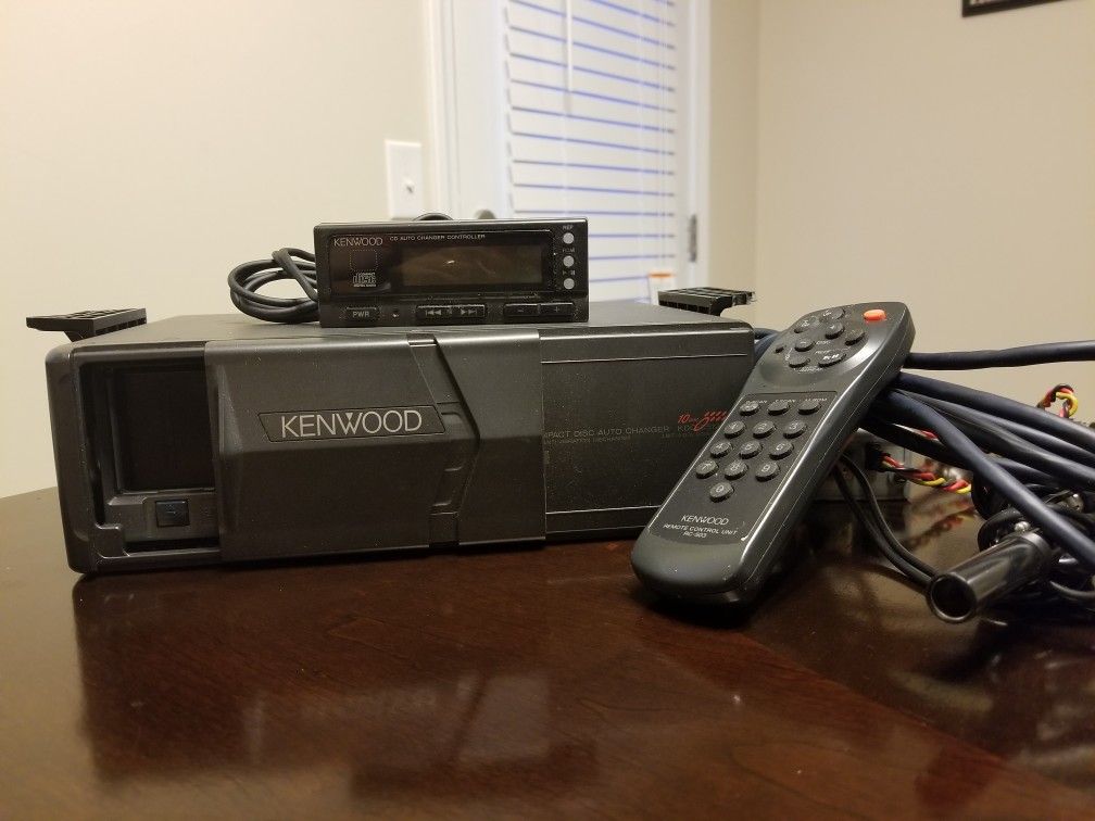 Kenwood 10 Disc CD change w/remote and trunk cover