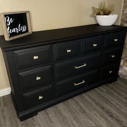 Kent Coffey - Solid Wood Dresser-8 Drawers