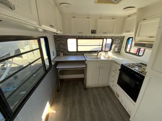 Fifth Wheel Layton Skyline Clean Title