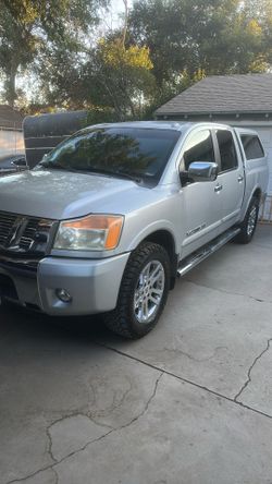 Nissan Titan SL Texas Edition