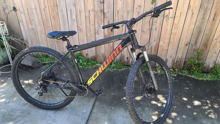 29" schwinn bike with baby seat
