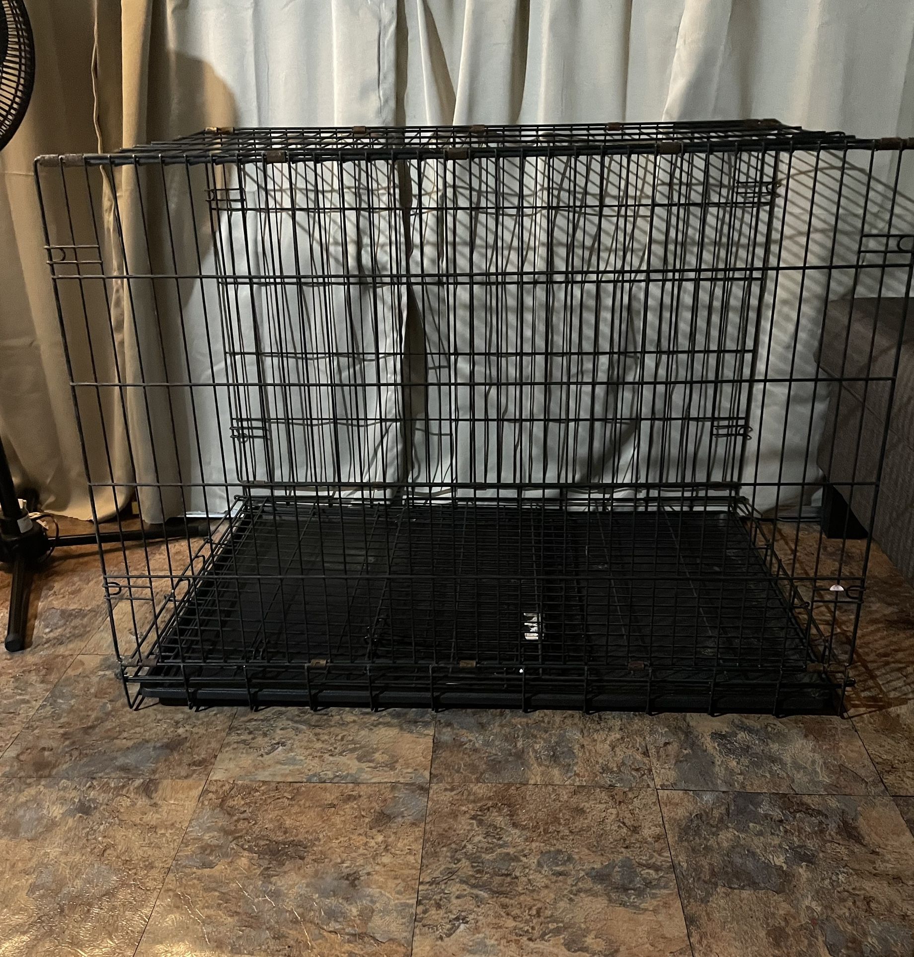 Used Extra large Dog Kennel