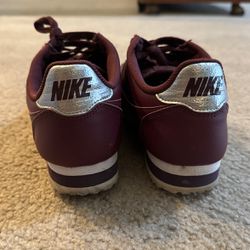 2020 Wmns Classic Cortez Leather 'Night Maroon' $80.00 OBO Size 6.5 