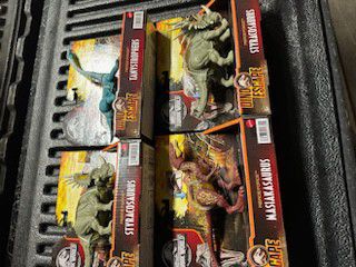 Set Of 4 New Jurassic Park Dinosaurs In Package