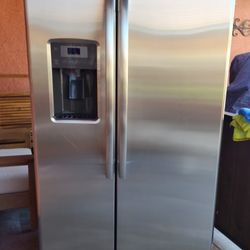 Ge Refrigerator 21.9 cu. ft.