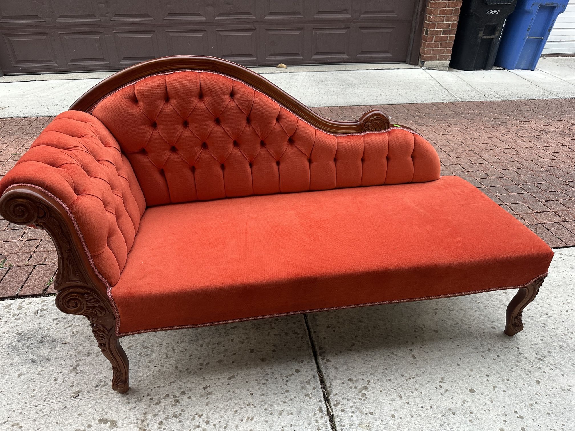 Chaise Lounge