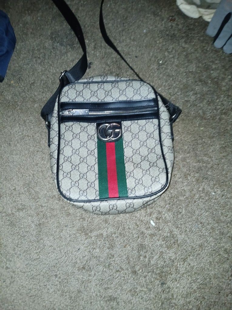 Gucci Messenger bag