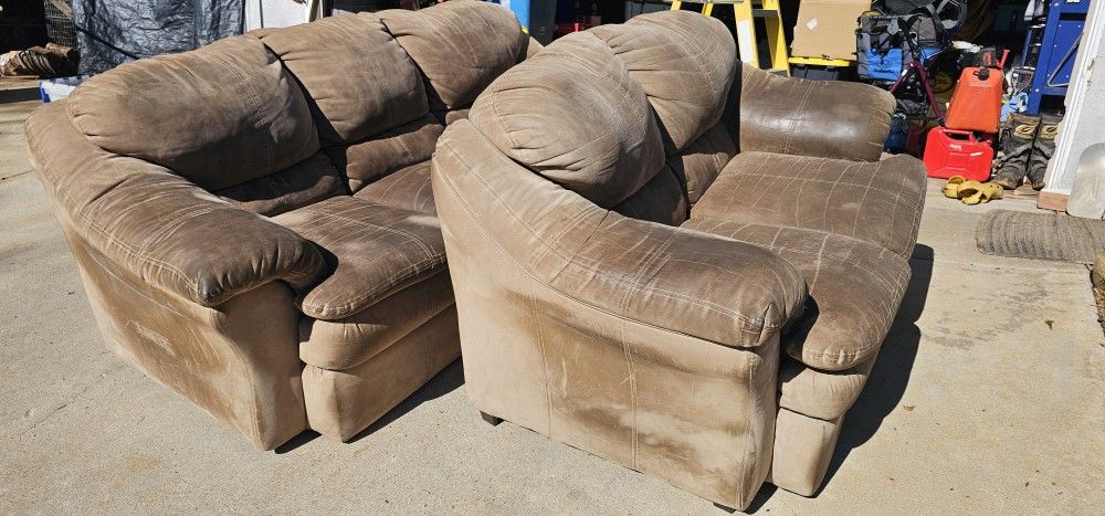 FREE Leathet COUCH & LOVE SEAT
