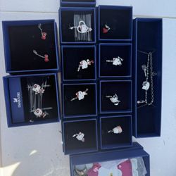 Swarvoski Hello kitty Jewlery 
