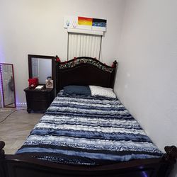 Queen Size Bedroom Set / Cherry Wood/Brown