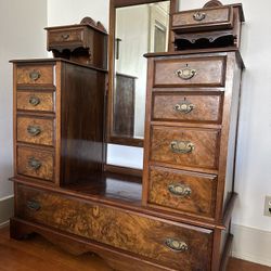 Gorgeous Antique Victorian Vanity Dresser