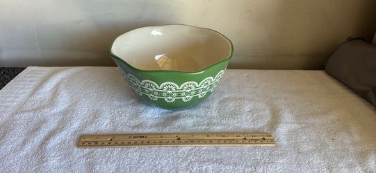 Pioneer woman medium size ceramic bowl
