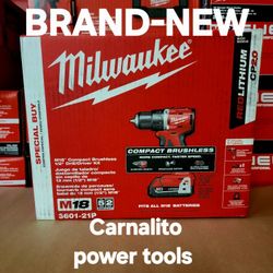 Milwaukee
M18 18V Lithium-Ion Brushless Cordless 1/2 in. Compact Drill/Driver with One 2.0 Ah Battery, Charger and Tool Bag