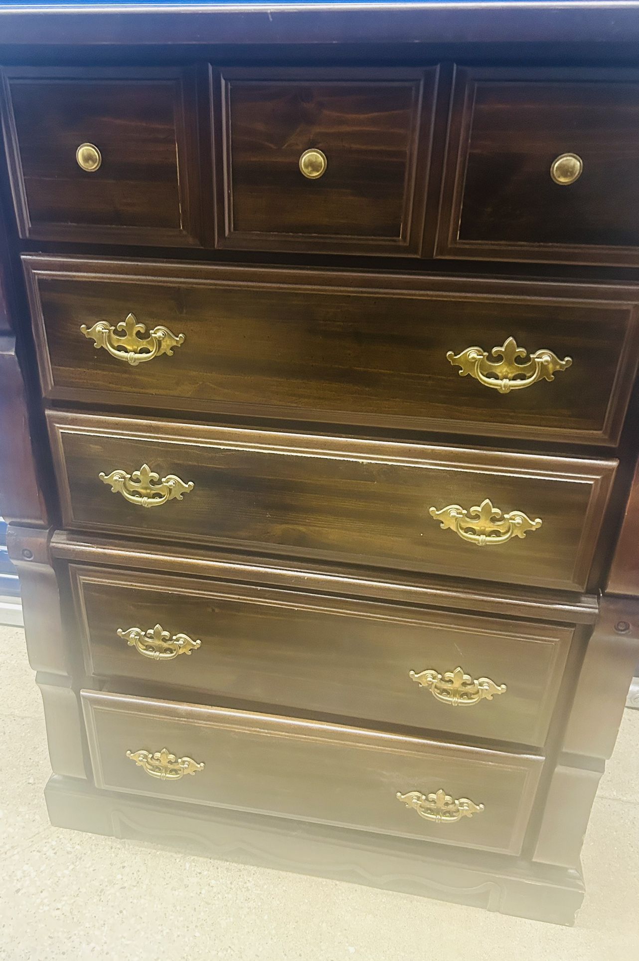 Tall 5 Drawer Dresser Solid 49 Tall 36 Wide  22 Deep 