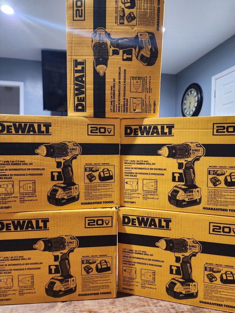 Dewalt Hammer Drill Kit Baterie 5.0 Charger Included And Bag $150