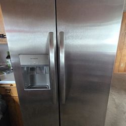 Frigidaire Side By Side Refrigerator 