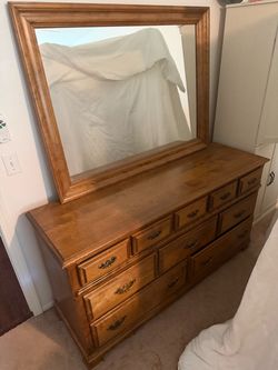 Solid Wood Bedroom Set – Dresser, Mirror & 2 Nightstands