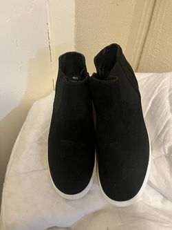One Zipper Black Low Cut Boots