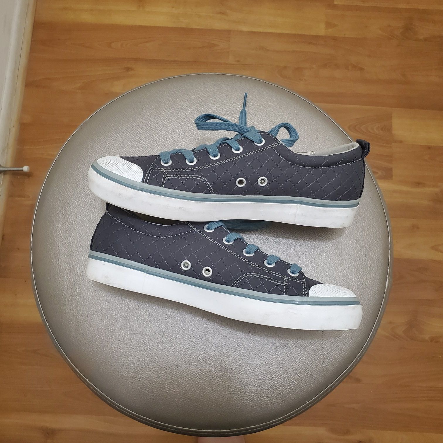 NWOT mens KEEN shoes size 7