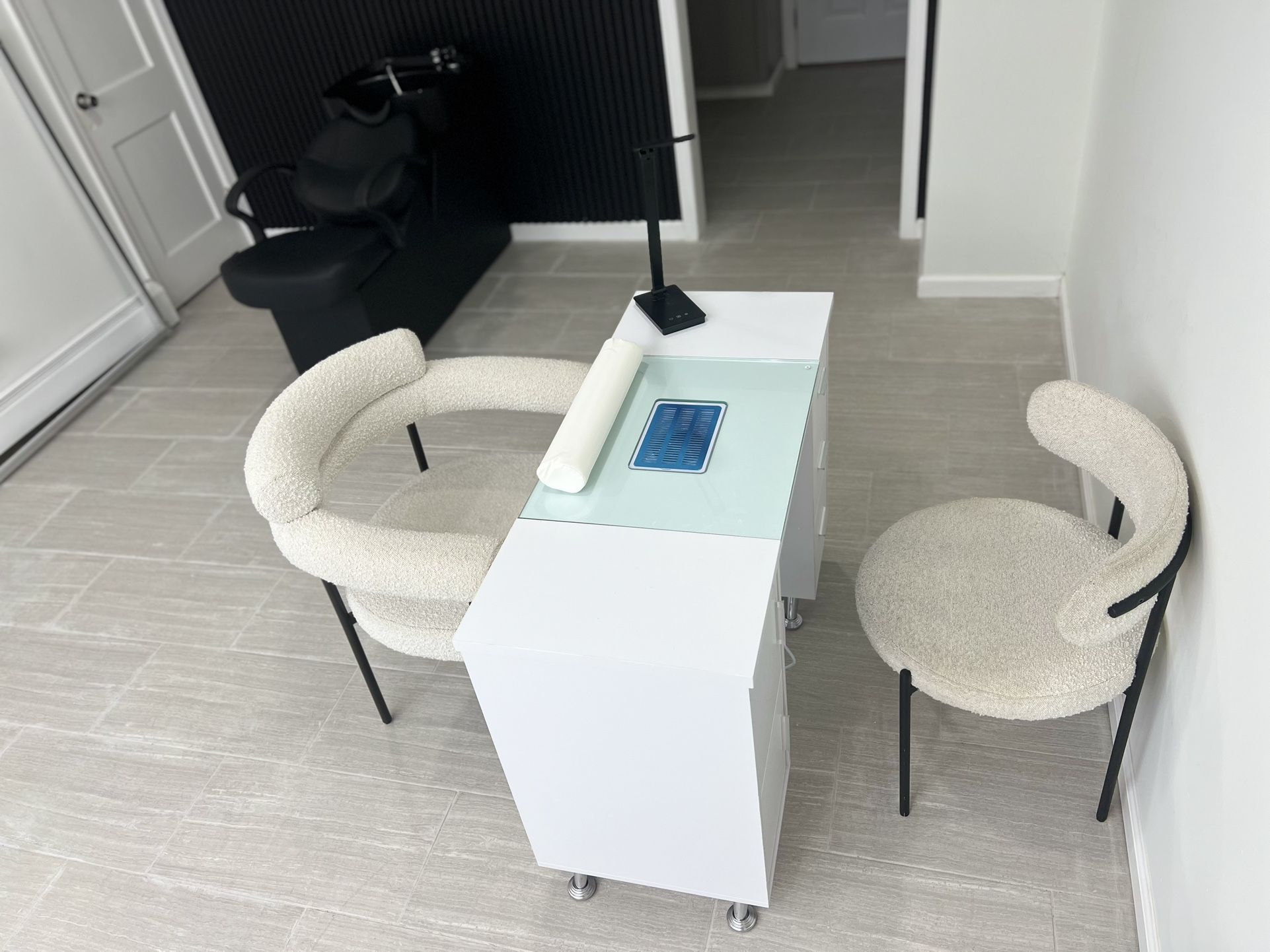 Mesa De Uñas, Acrílicas En Excelente Condiciones Disponible