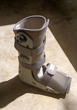 BREG walker Boot