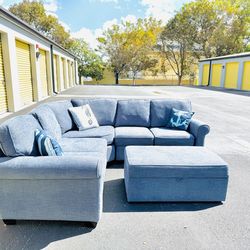 Luxurious Upscale Pottery Barn Coastal Sectional Sofa w/Storage Ottoman