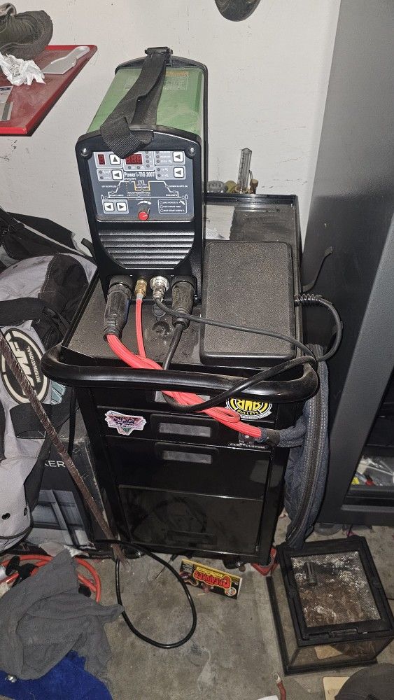Everlast Tig Welder 110/220v
