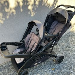 DOUBLE STROLLER