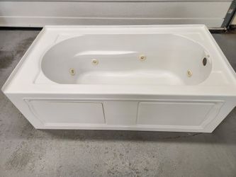 Whirlpool Bathtub w/ Sliding Tub Doors