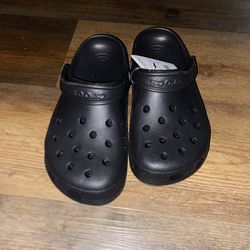 Black crocs Size 6M