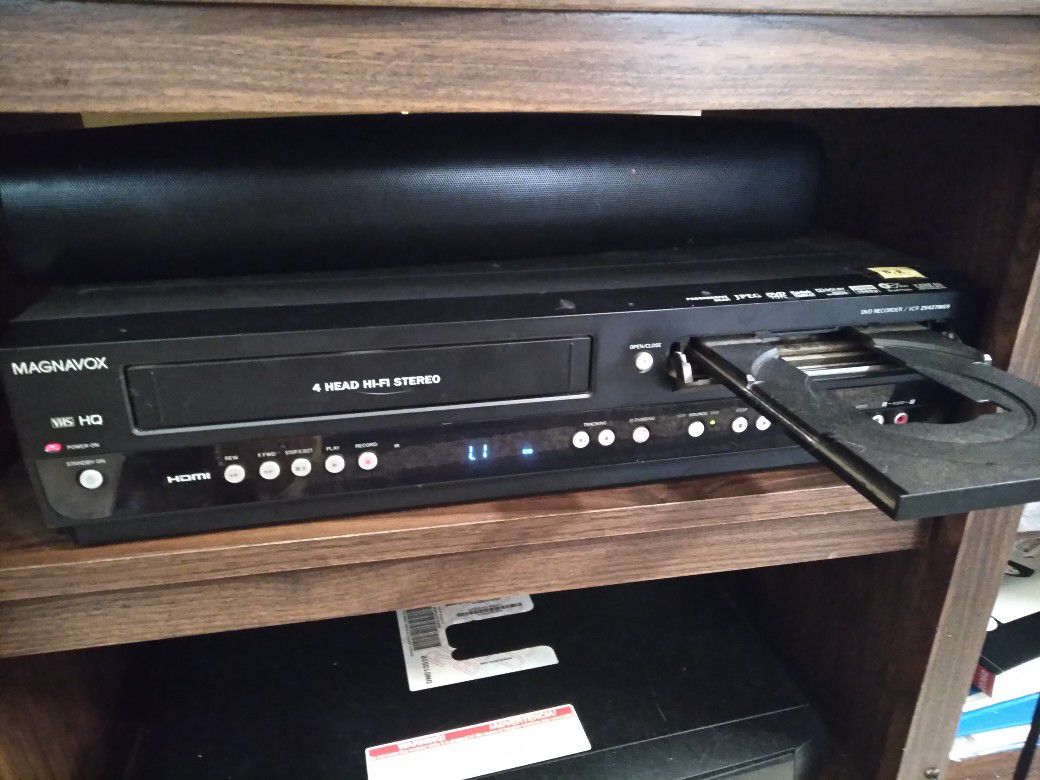 Magnavox VCR/DVD player recorder