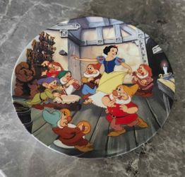 Disney Knowles The Dance of Snow White & Seven Dwarves Collector Plate