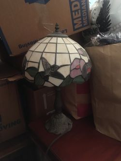Hummingbird Tiffany style table lamp